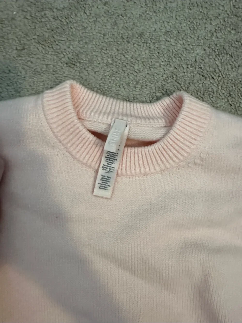 New Skims baby pink sweater medium